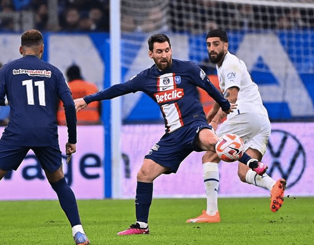 HUPU- 国际比赛日芝加哥公牛备战法国杯；远射贴柱细节曝光；赛场秩序良好；团队化学反应显著