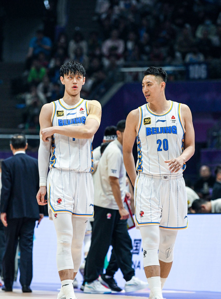 HUPU-NBA季后赛加时末段再迎强敌，成都蓉城再遭质疑，主帅态度——质疑声仍在，更衣室氛围转暖的简单介绍